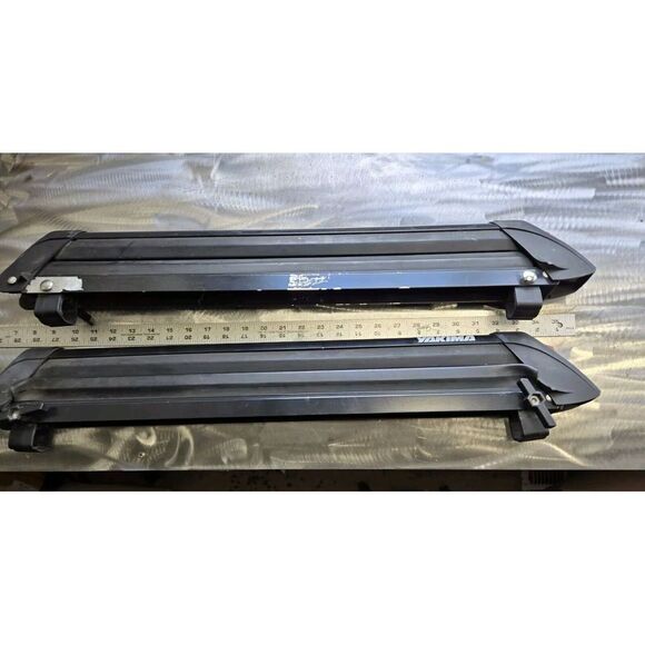 Yakima Ski racks  Snowboard Racks Roof  Carrier Mounts W Locks Open Close No Key - Picture 3 of 5